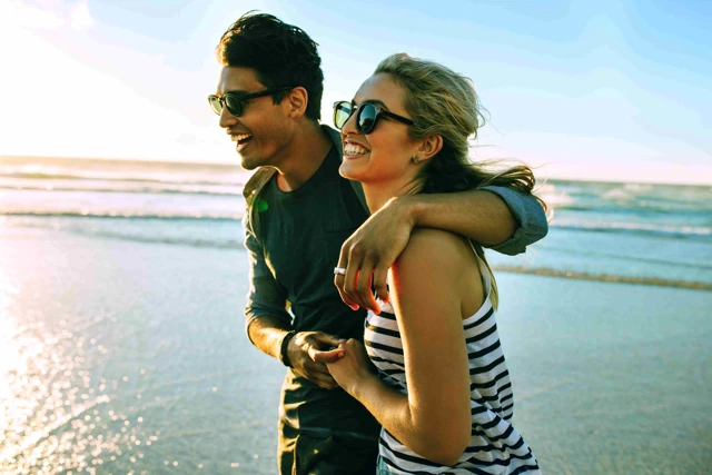 Zenus Bank Couple On Beach